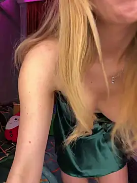 Snapshot of RockQueen_A chatting on 01/24/25, 06:03 RockQueen A online show from 01/24/25, 06:03