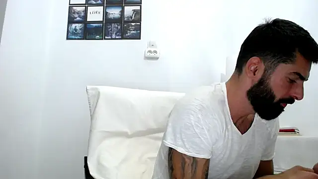 Snapshot of Verycutex chatting on 10/14/25, 07:58 Verycutex online show from 10/14/25, 07:58