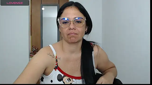 selena ferri online show from 12/16/25, 04:06