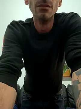 Snapshot of coppiaMeMisstress chatting on 11/07/25, 10:32 coppiaMeMisstress online show from 11/07/25, 10:32