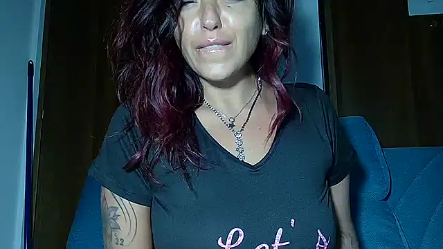 Snapshot of allyson22andy chatting on 12/28/24, 09:40 allyson22andy online show from 12/28/24, 09:40