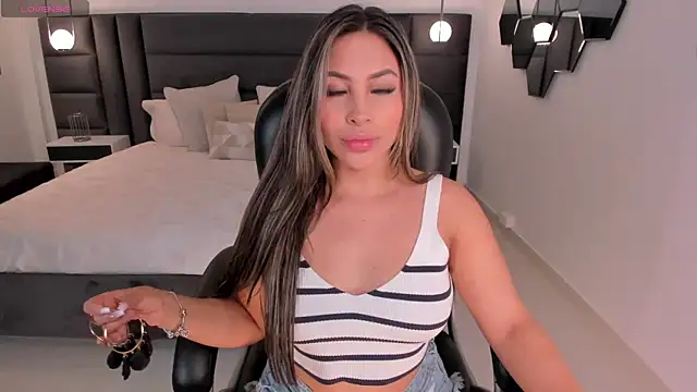 MiaRoberts1 online show from 02/24/25, 07:41