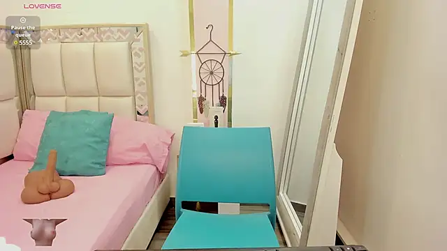 Oriana Davis1 online show from 02/10/25, 08:21