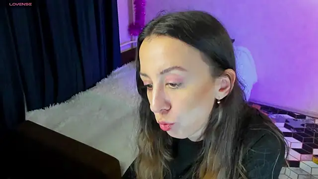 CurlySteph online show from 12/19/24, 07:29