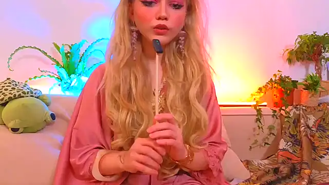 Snapshot of Nymph_Eva chatting on 11/15/25, 06:48 Nymph Eva online show from 11/15/25, 06:48