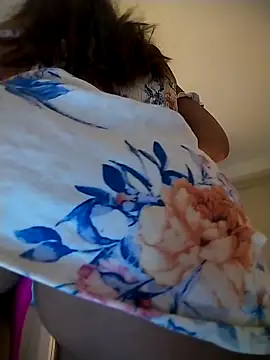 Snapshot of Colombiana219 chatting on 10/12/25, 02:21 Colombiana219 online show from 10/12/25, 02:21