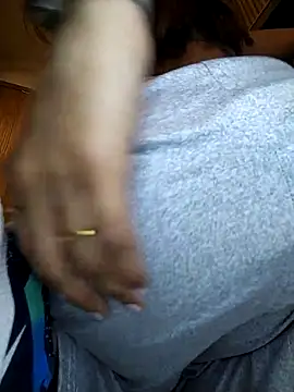 Snapshot of Colombiana219 chatting on 03/26/26, 02:06 Colombiana219 online show from 03/26/26, 02:06