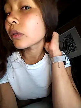 Snapshot of Colombiana219 chatting on 03/31/26, 02:13 Colombiana219 online show from 03/31/26, 02:13