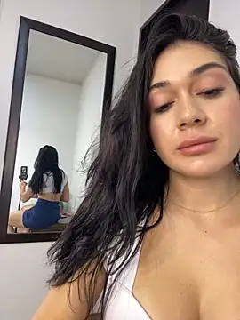Snapshot of LaanaCooper chatting on 03/04/25, 04:41 LaanaCooper online show from 03/04/25, 04:41