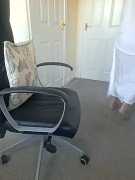 Emily English57 online show from 12/02/25, 09:36