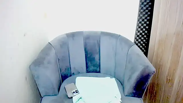 Snapshot of Sakura_Moe chatting on 12/04/25, 04:33 Sakura Moe online show from 12/04/25, 04:33