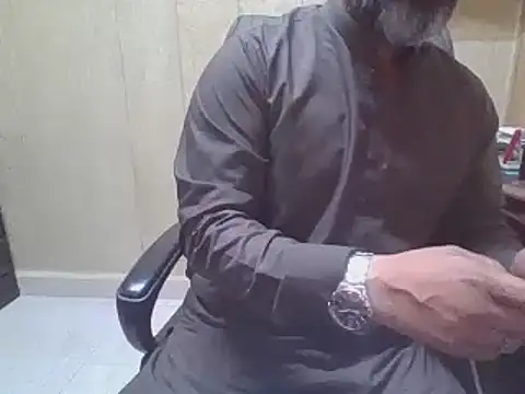 hairymaster95 online show from 11/24/25, 04:12