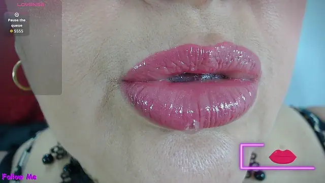 Kerly Doll online show from 10/03/25, 12:13