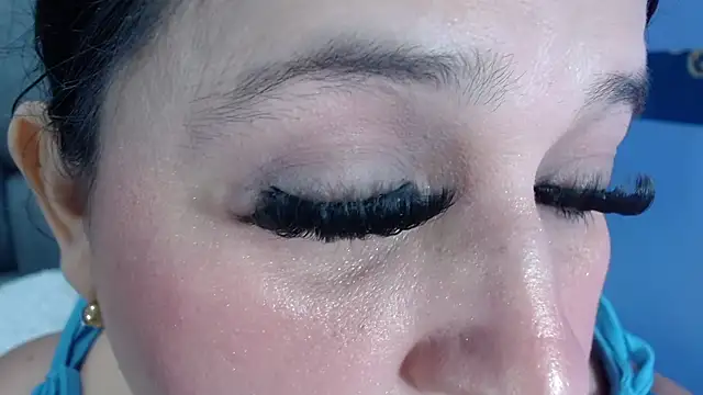 Kerly Doll online show from 12/22/25, 01:19