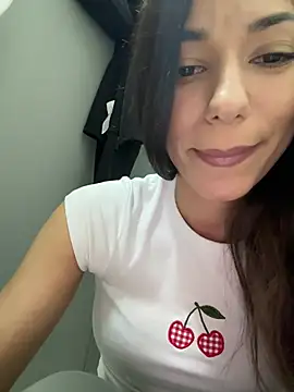  MiaQueen  online show from 04/18/26, 09:48