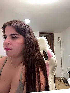 Snapshot of nurse_becky chatting on 01/05/25, 12:42 nurse becky online show from 01/05/25, 12:42