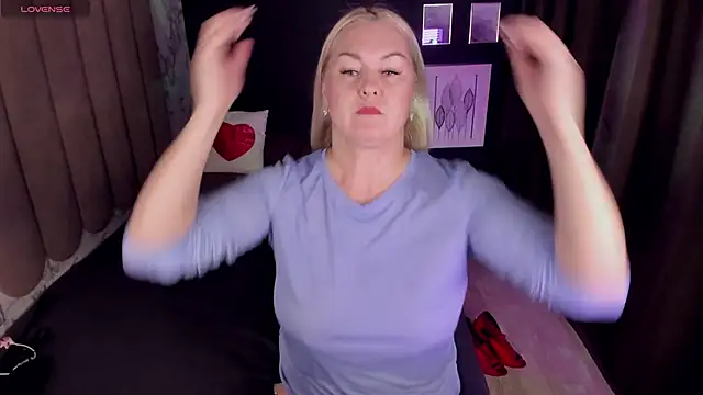 YolandaKiss online show from 10/13/25, 08:20