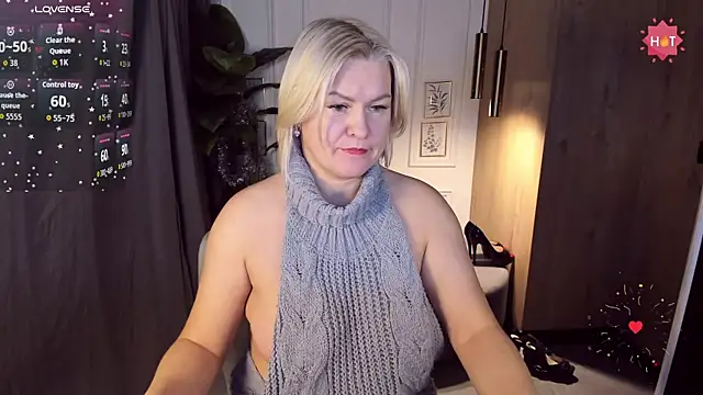 YolandaKiss online show from 01/11/26, 08:25