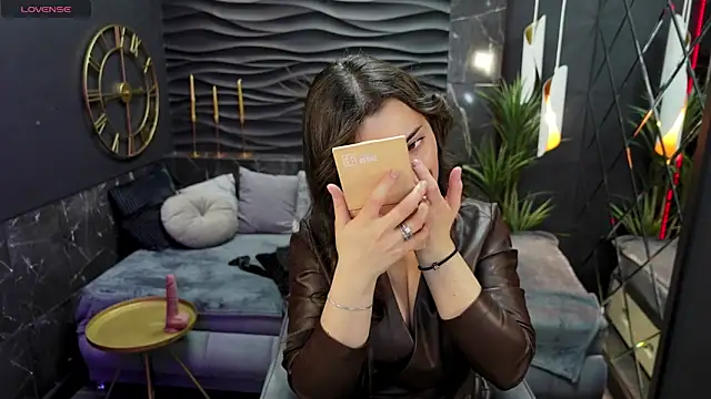 KylieMellow online show from 02/15/25, 09:38