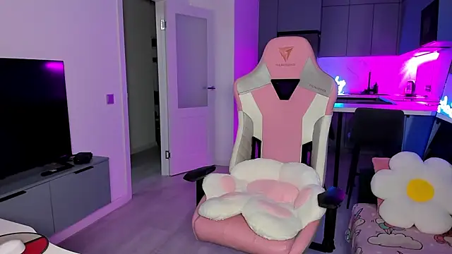 wow lovie online show from 02/12/26, 04:40