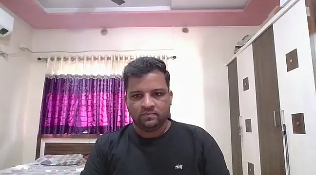 Snapshot of dhruv_love chatting on 02/14/25, 03:54 dhruv love online show from 02/14/25, 03:54