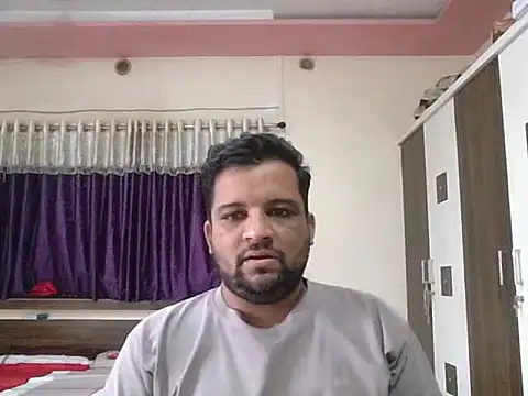 Snapshot of dhruv_love chatting on 09/15/25, 09:31 dhruv love online show from 09/15/25, 09:31