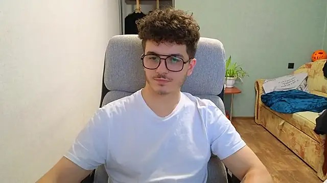 Remy Miles online show from 12/15/25, 01:15