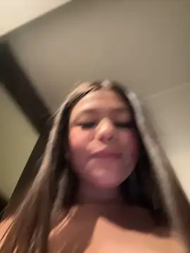 Snapshot of Alyshanon18 chatting on 03/23/25, 03:10 Alyshanon18 online show from 03/23/25, 03:10