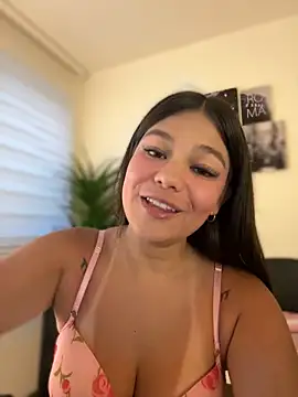 Snapshot of Alyshanon18 chatting on 10/20/25, 10:10 Alyshanon18 online show from 10/20/25, 10:10