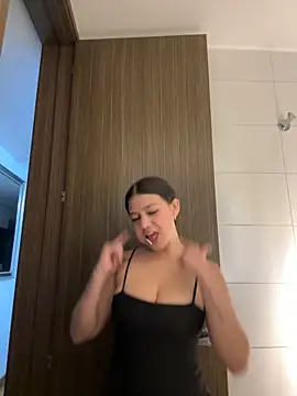 Alyshanon18 online show from 04/15/26, 01:45