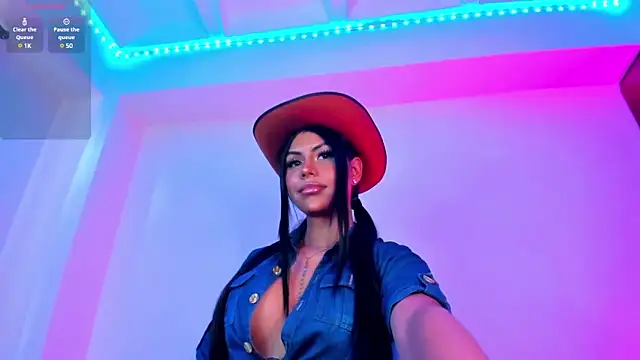 Snapshot of divinesalome chatting on 01/30/25, 08:10 divinesalome online show from 01/30/25, 08:10