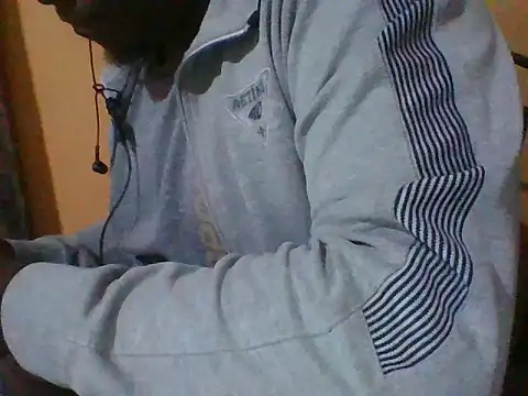 Snapshot of honeyswit chatting on 10/06/25, 08:50 honeyswit online show from 10/06/25, 08:50