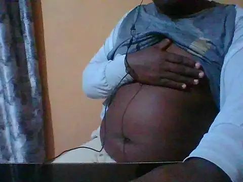 Snapshot of honeyswit chatting on 10/21/25, 10:43 honeyswit online show from 10/21/25, 10:43