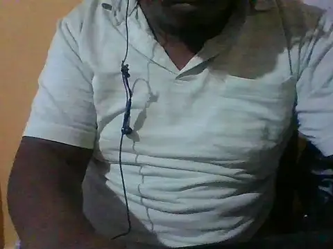 Snapshot of honeyswit chatting on 11/13/25, 08:41 honeyswit online show from 11/13/25, 08:41