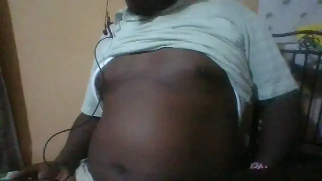 Snapshot of honeyswit chatting on 11/19/25, 10:43 honeyswit online show from 11/19/25, 10:43