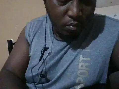 Snapshot of honeyswit chatting on 11/23/25, 09:14 honeyswit online show from 11/23/25, 09:14