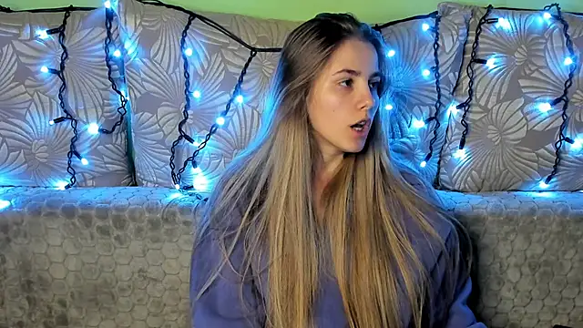 MaggieCake online show from 12/10/24, 03:41