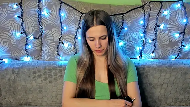 MaggieCake online show from 12/23/24, 01:40