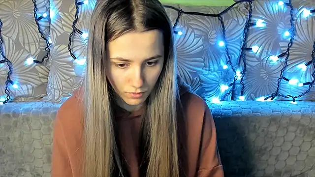 MaggieCake online show from 01/04/25, 04:01