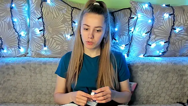 MaggieCake online show from 01/27/25, 02:10