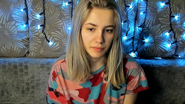 MaggieCake online show from 03/07/25, 04:24