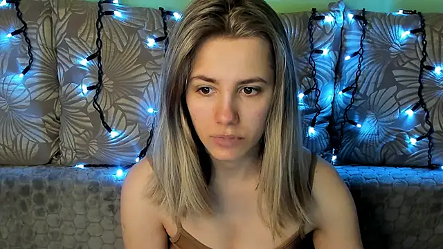 MaggieCake online show from 03/10/25, 06:49