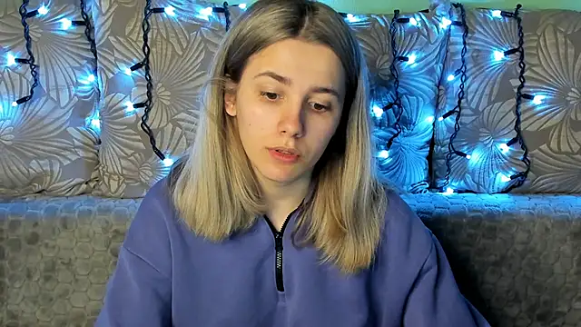 MaggieCake online show from 03/18/25, 04:37