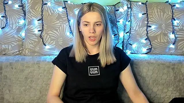 MaggieCake online show from 03/22/25, 01:54