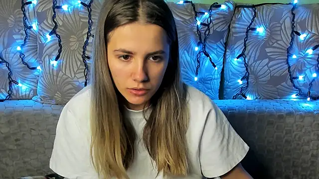 MaggieCake online show from 11/13/25, 04:00