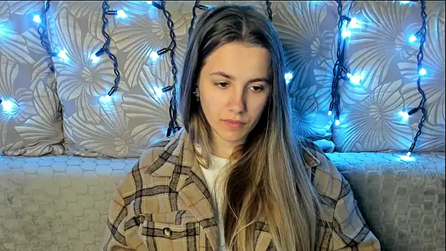 MaggieCake online show from 04/11/26, 03:00