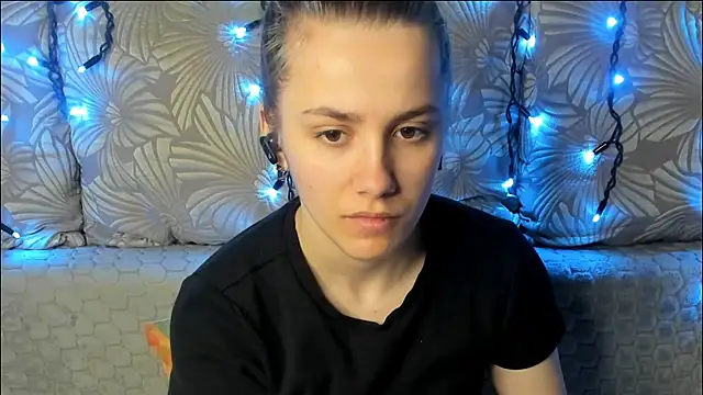 MaggieCake online show from 04/14/26, 04:51