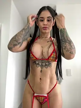 LaraHenao online show from 02/14/25, 12:36