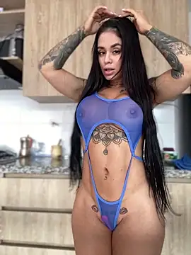 LaraHenao online show from 11/12/25, 01:33