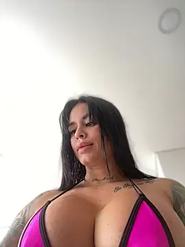 LaraHenao online show from 02/04/26, 03:51